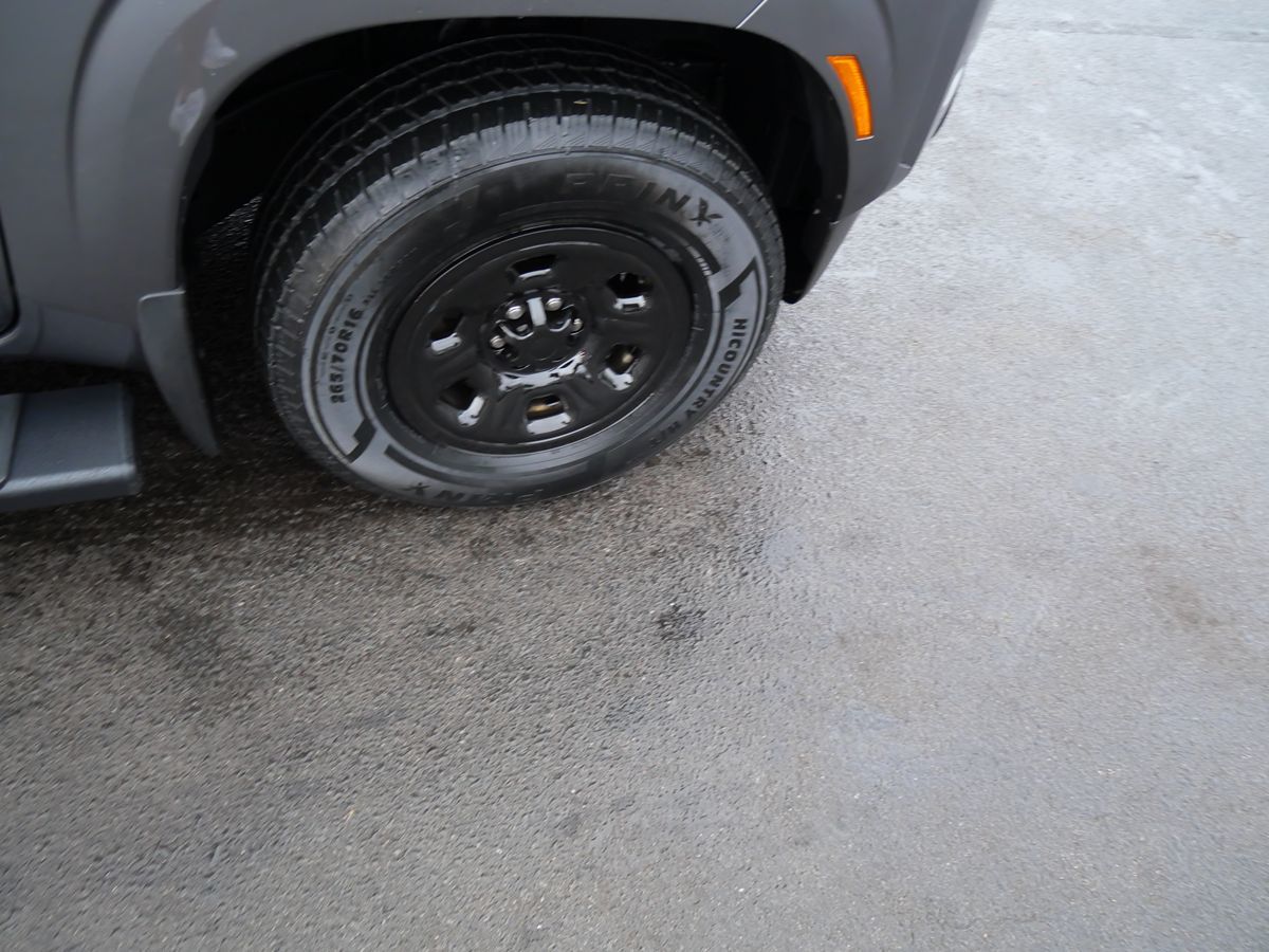 Photo 30 of this Nissan Frontier