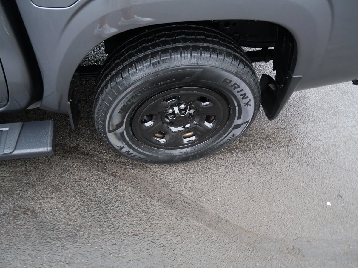 Photo 32 of this Nissan Frontier