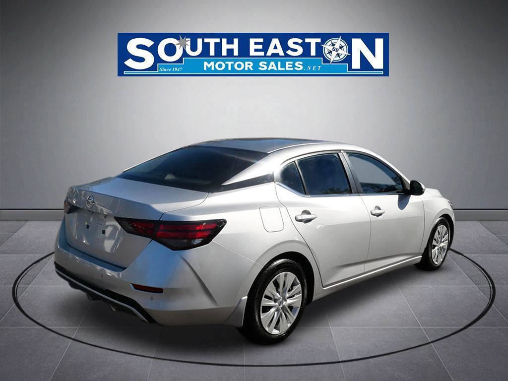 Photo 6 of this Nissan Sentra