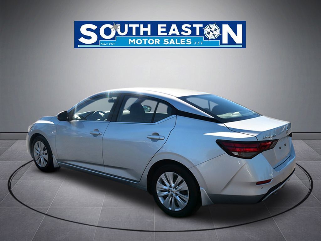 Photo 5 of this Nissan Sentra
