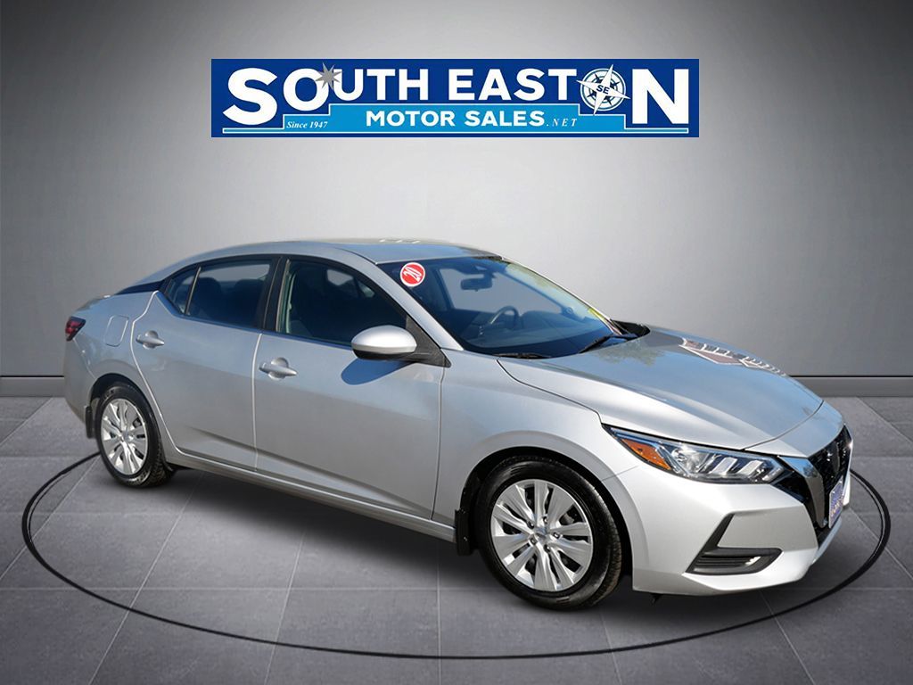 Photo 2 of this Nissan Sentra