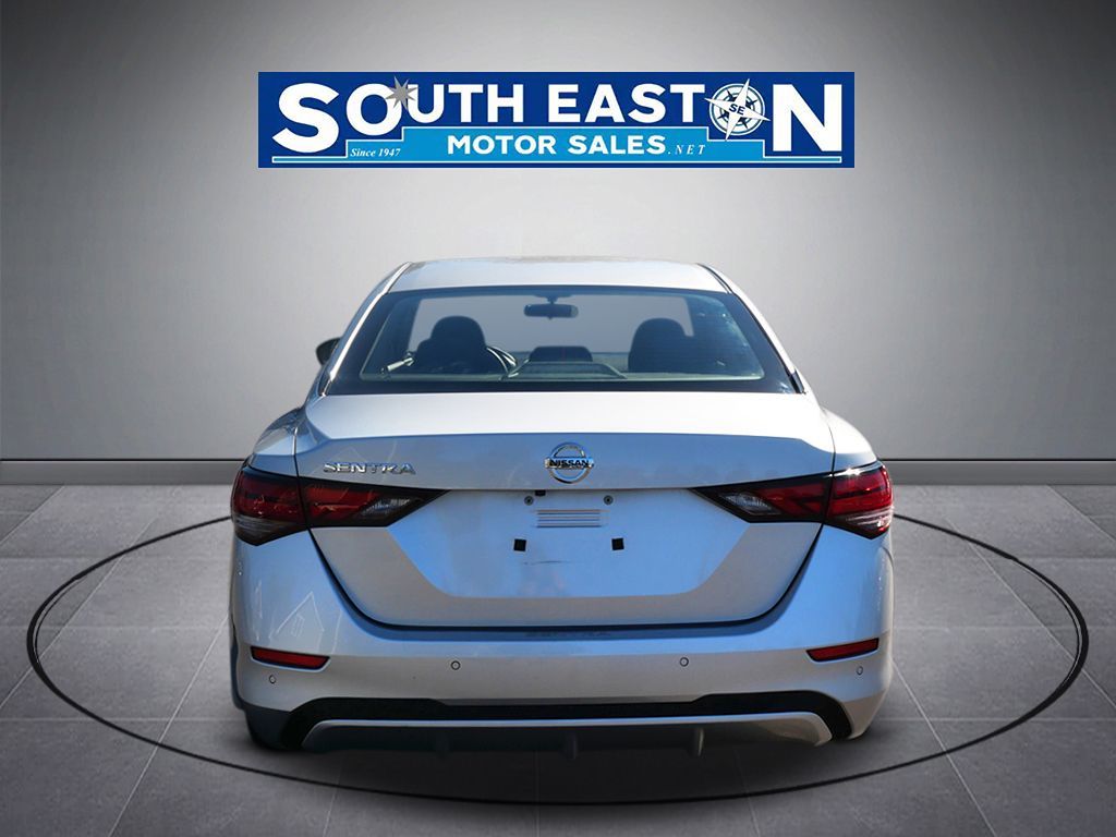 Photo 4 of this Nissan Sentra