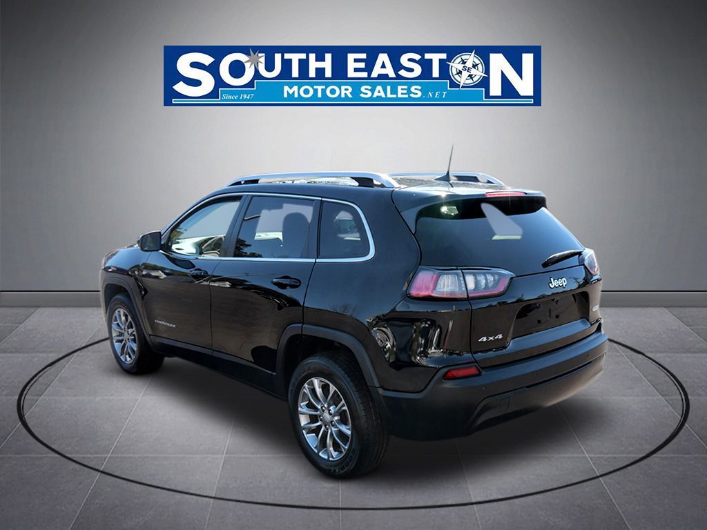 Photo 6 of this Jeep Cherokee