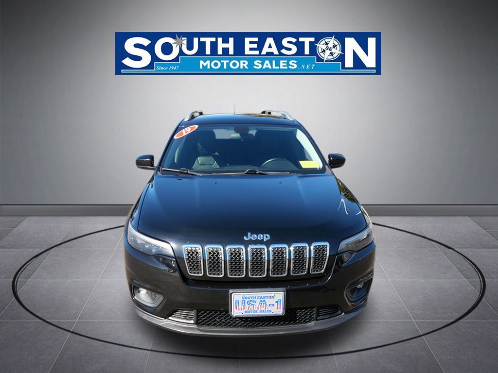 Photo 3 of this Jeep Cherokee