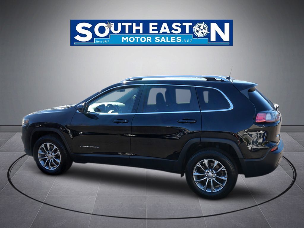 Photo 8 of this Jeep Cherokee