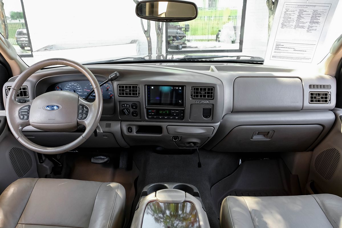 2004 Ford Excursion Limited photo 10