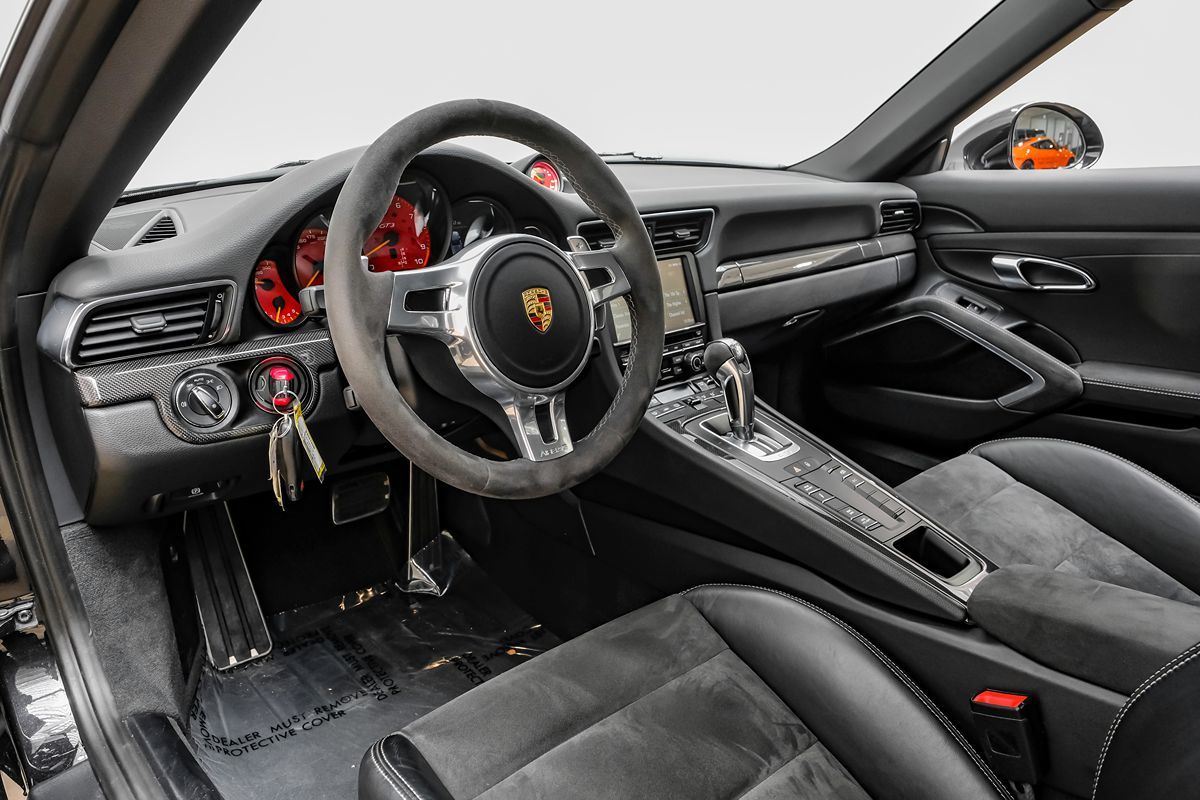 2014 Porsche 911 GT3 photo 2