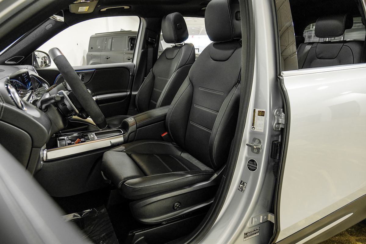 2024 Mercedes Benz GLB AMG 35 photo 3