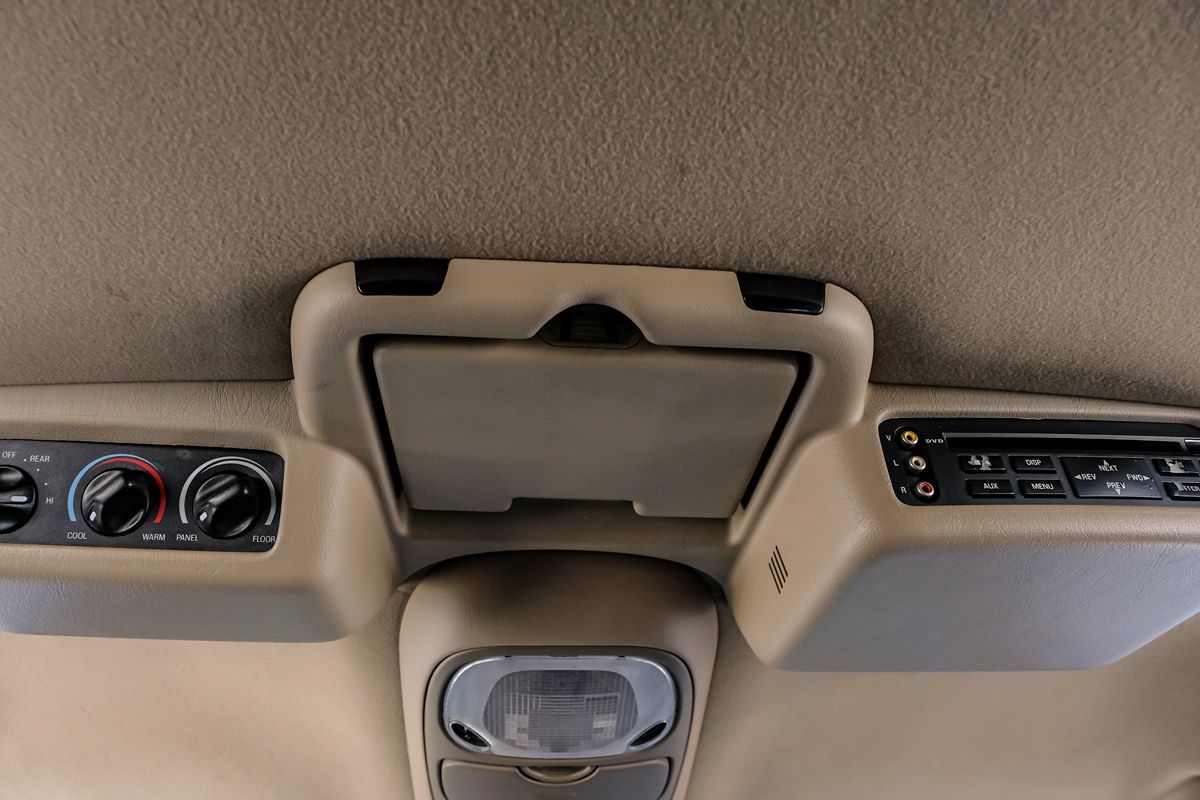 2004 Ford Excursion Eddie Bauer photo 23