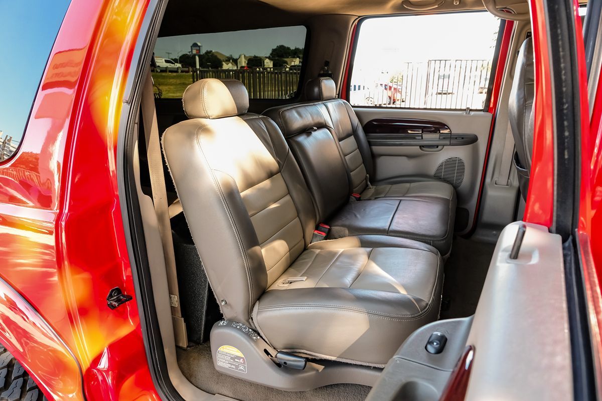 2004 Ford Excursion Eddie Bauer photo 25