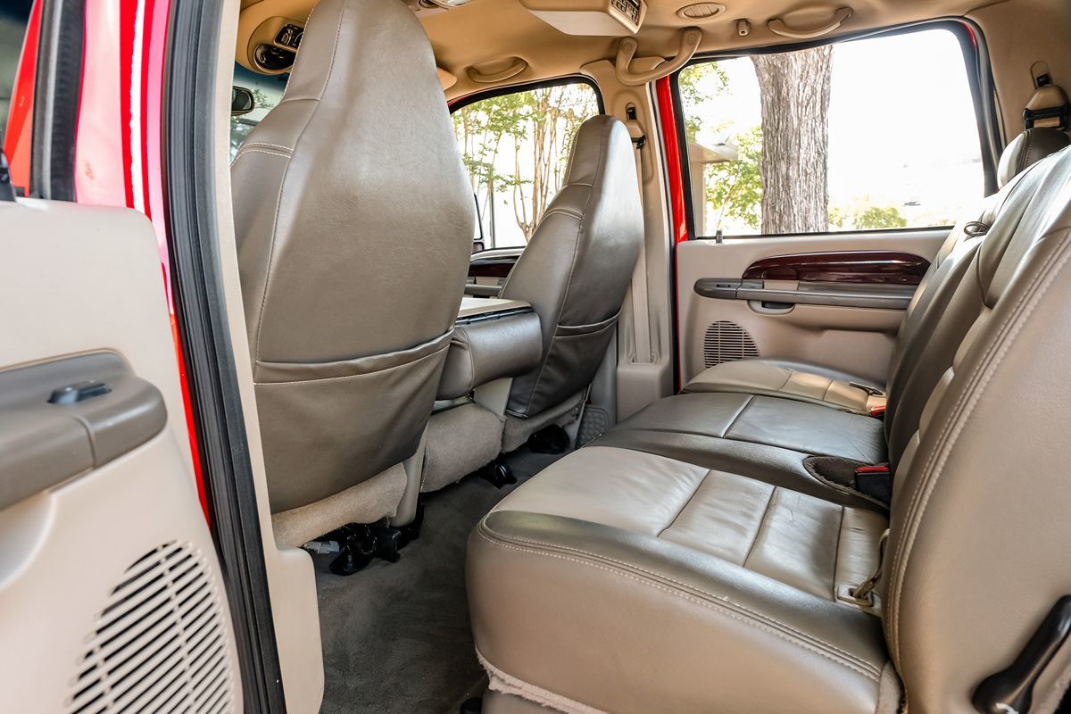 2004 Ford Excursion Eddie Bauer photo 27