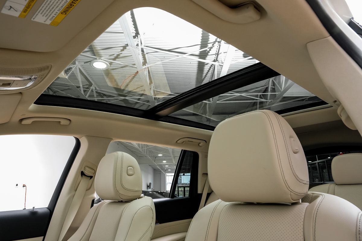 2023 Mercedes Benz GLS 450 4MATIC photo 3
