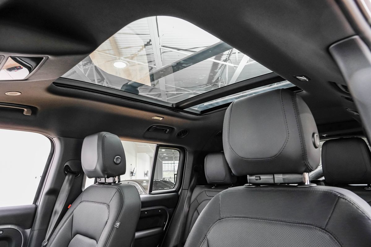 2024 Land Rover Defender Outbound photo 4