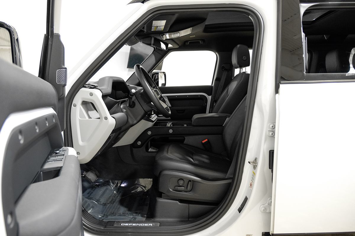 2022 Land Rover Defender X-Dynamic SE photo 2