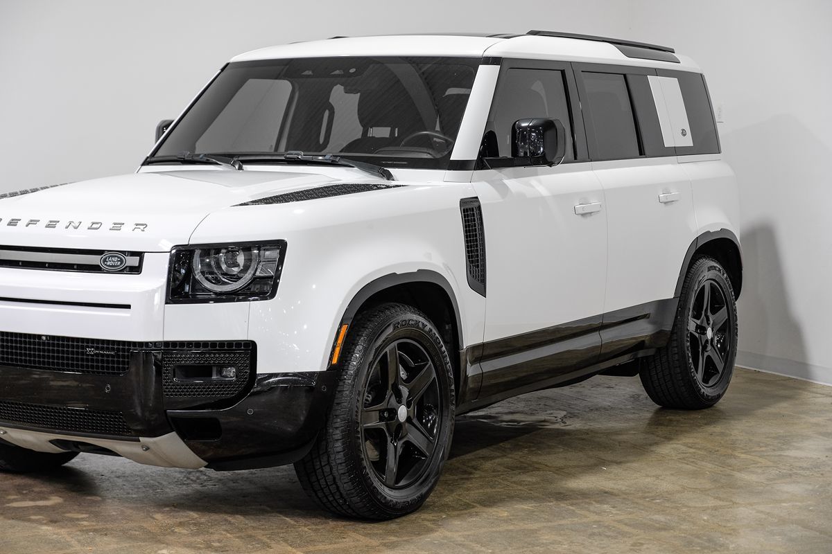 2022 Land Rover Defender X-Dynamic SE photo 5