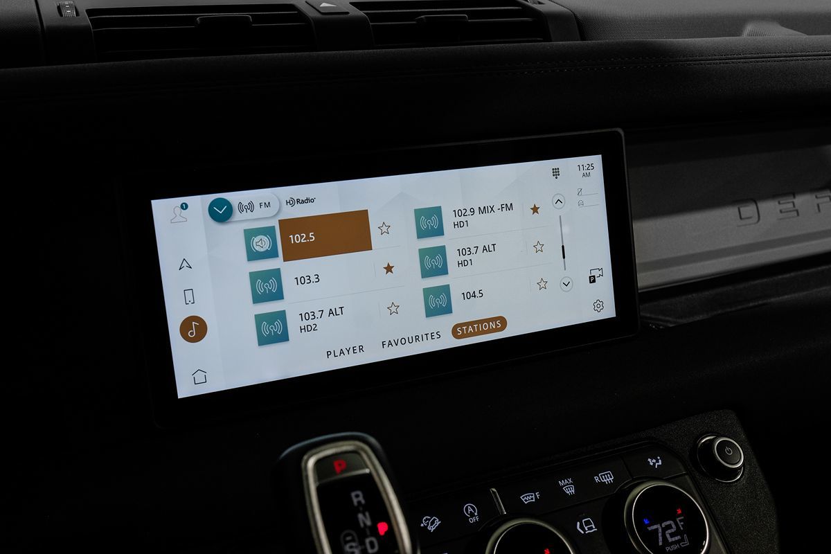 2022 Land Rover Defender X-Dynamic SE photo 29