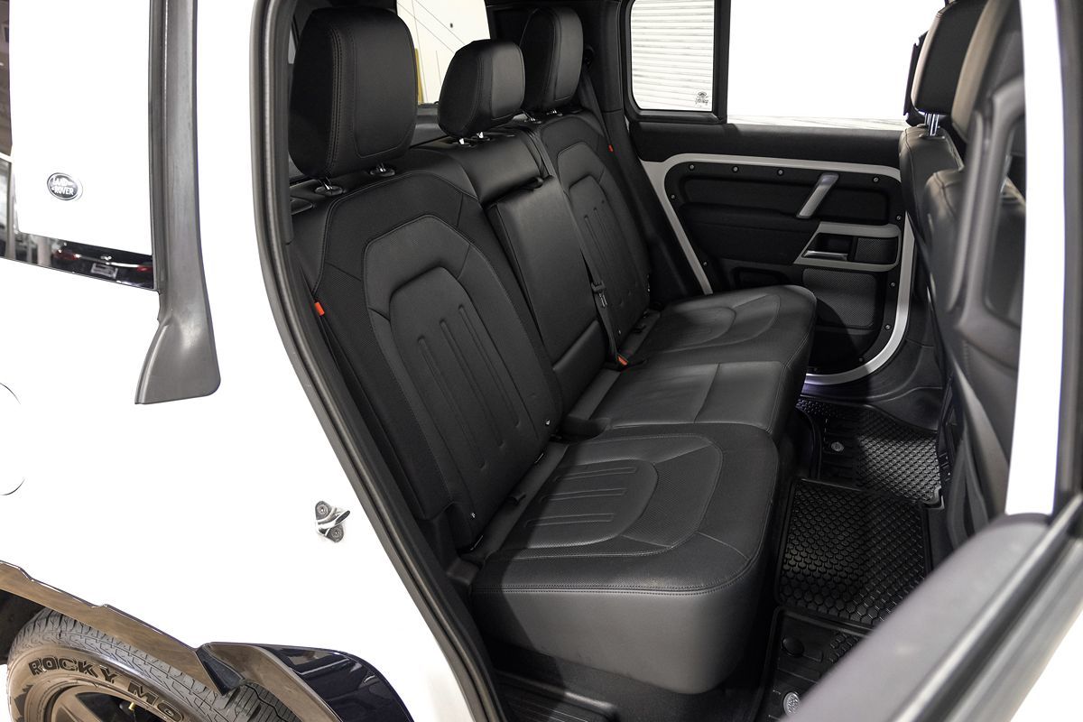 2022 Land Rover Defender X-Dynamic SE photo 34