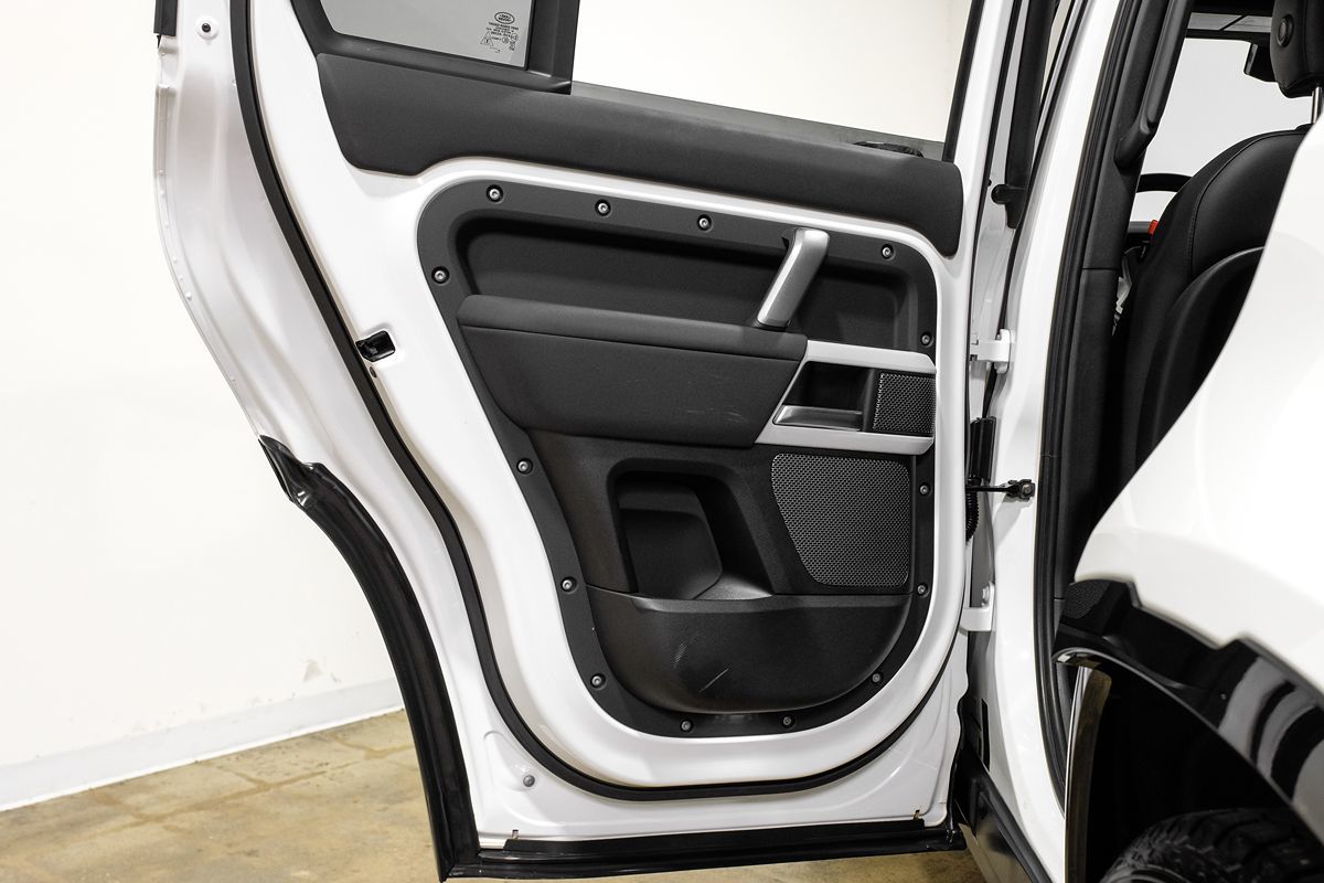 2022 Land Rover Defender X-Dynamic SE photo 45