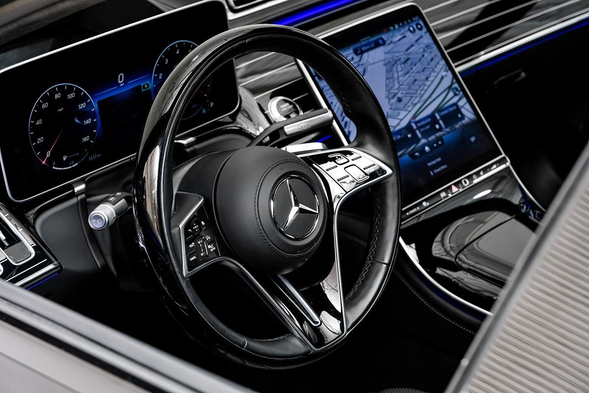 2023 Mercedes Benz S 580 4MATIC photo 3