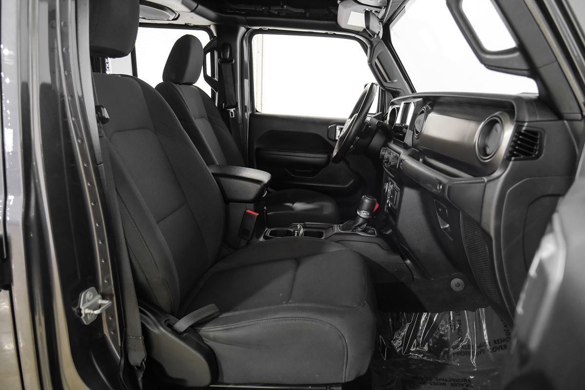 2020 Jeep Gladiator Sport S photo 23