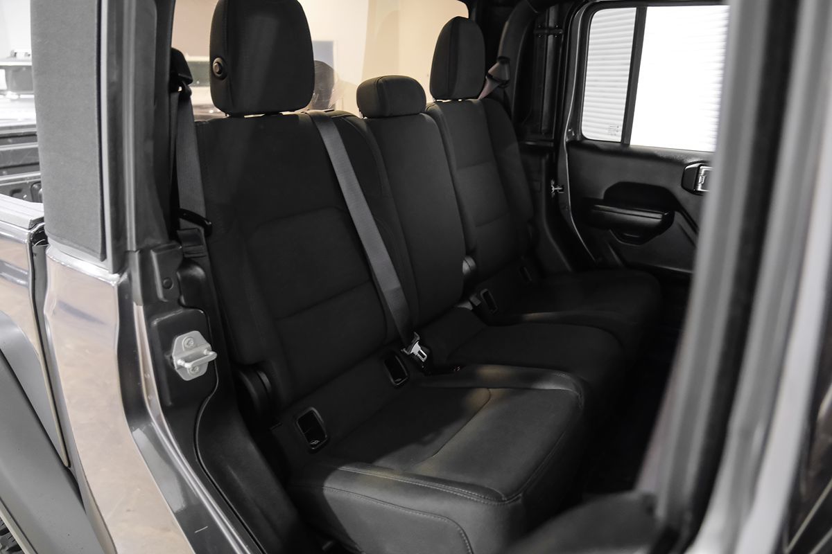 2020 Jeep Gladiator Sport S photo 24