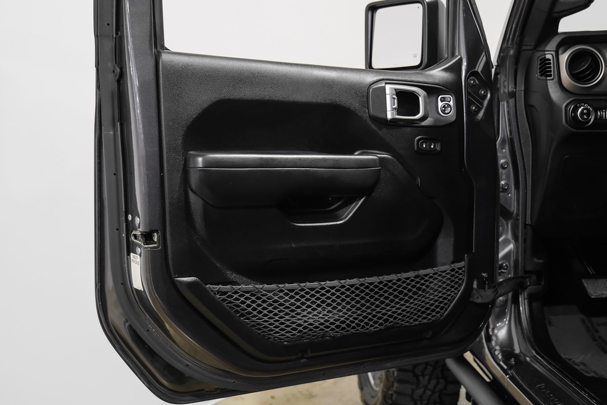 2020 Jeep Gladiator Sport S photo 28