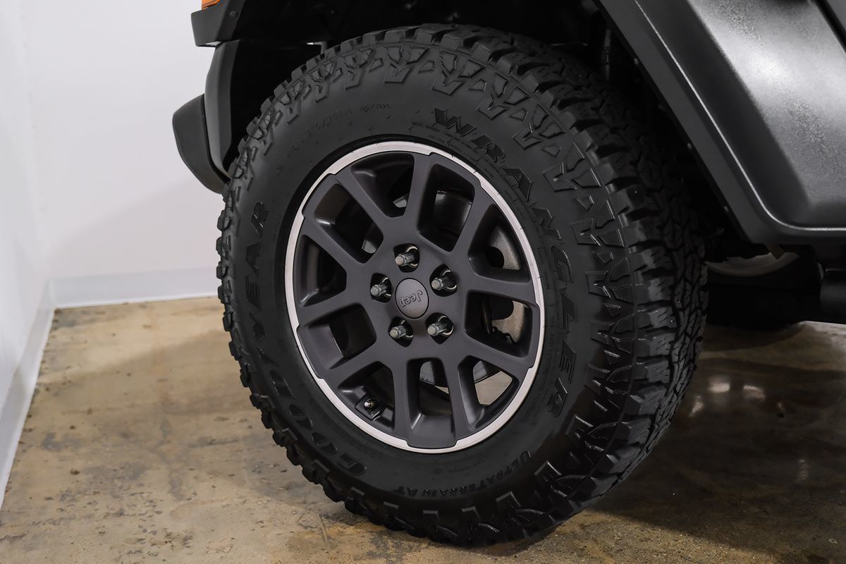 2020 Jeep Gladiator Sport S photo 32