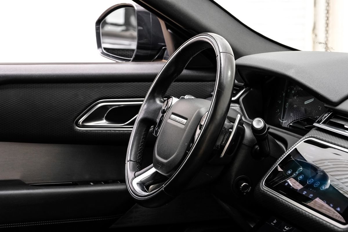 2018 Land Rover Range Rover Velar R-Dynamic SE photo 10