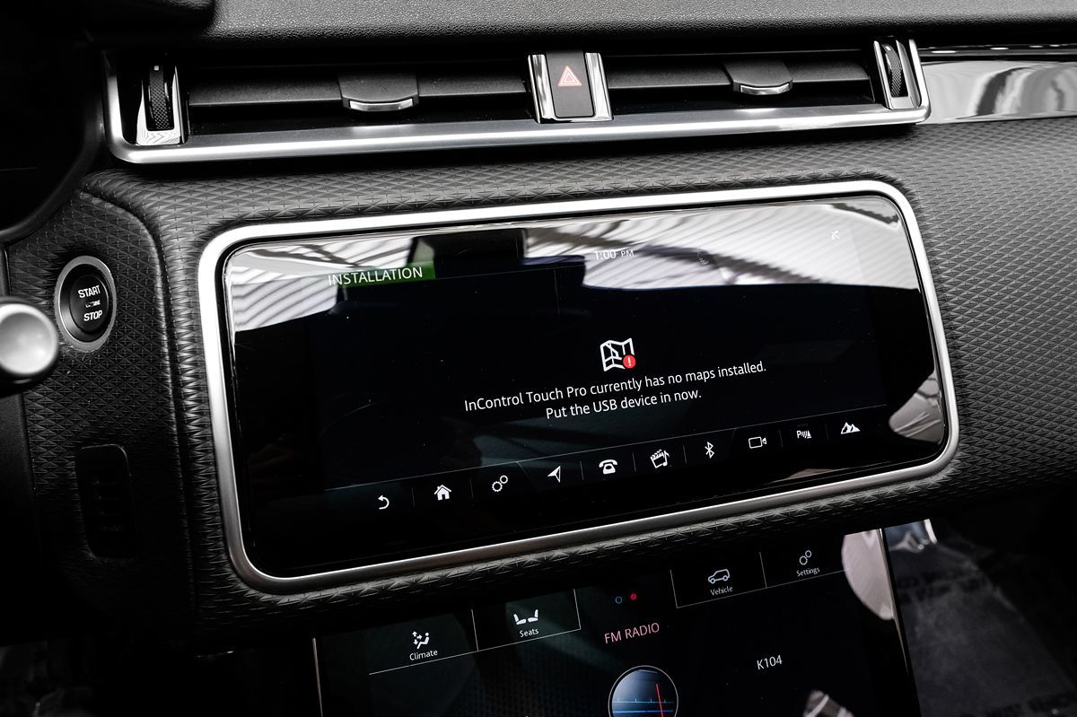 2018 Land Rover Range Rover Velar R-Dynamic SE photo 22
