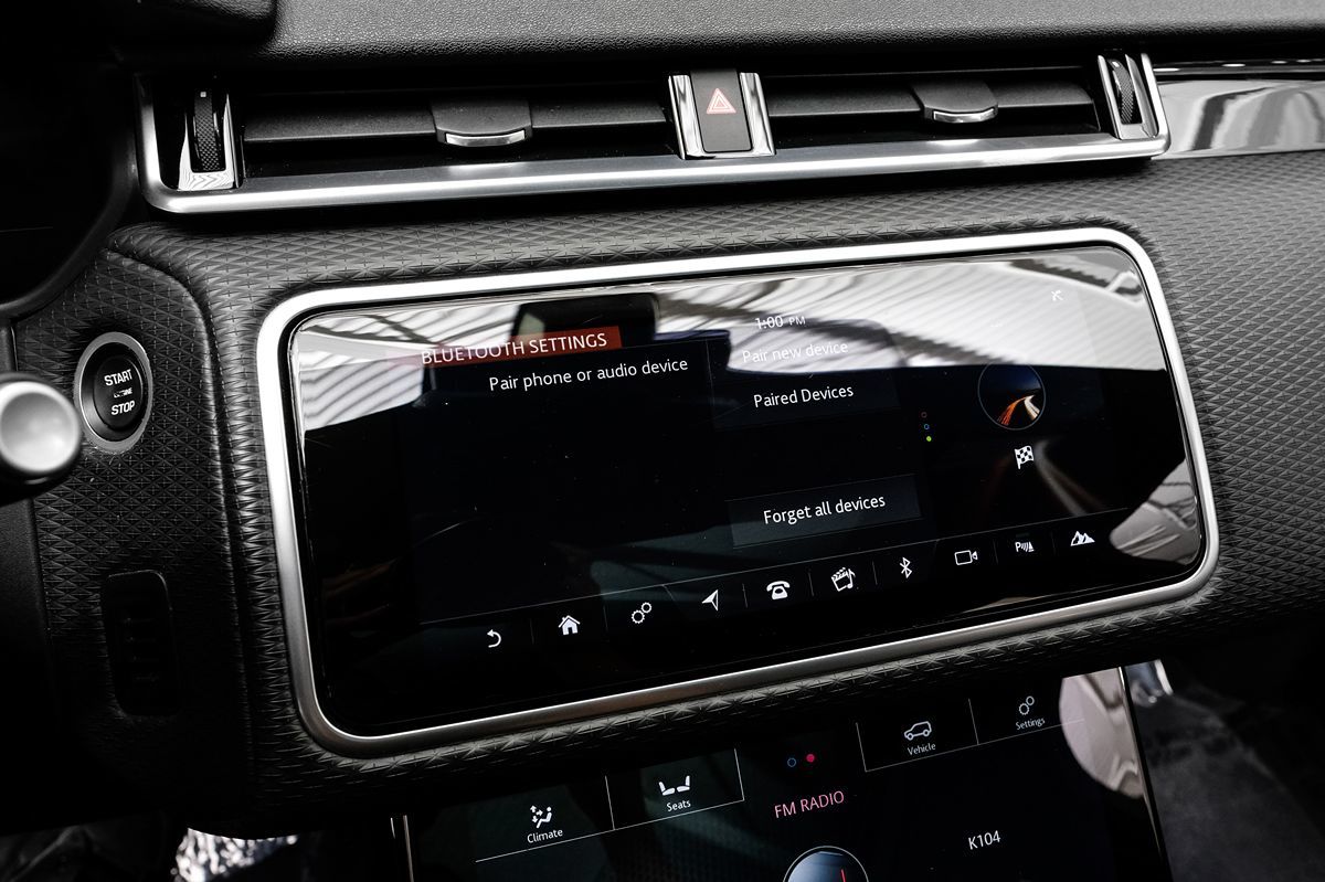 2018 Land Rover Range Rover Velar R-Dynamic SE photo 23