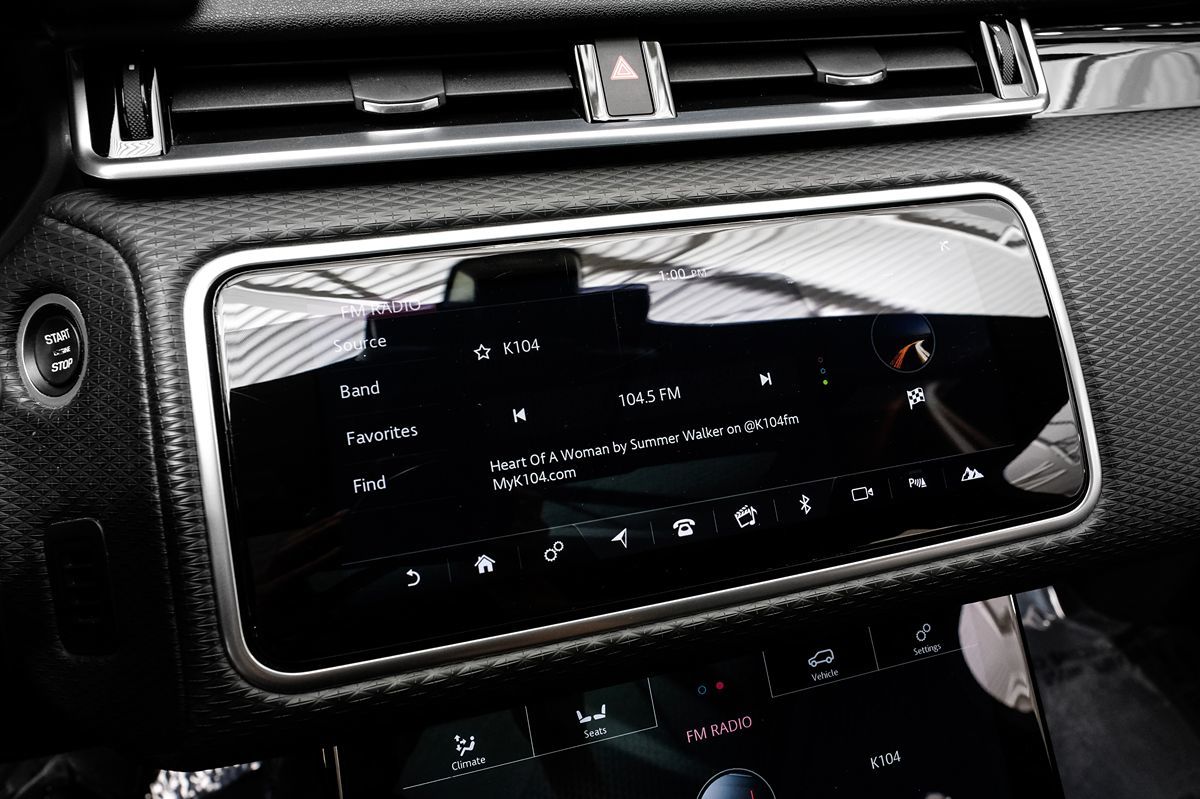 2018 Land Rover Range Rover Velar R-Dynamic SE photo 24