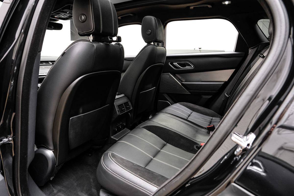 2018 Land Rover Range Rover Velar R-Dynamic SE photo 31