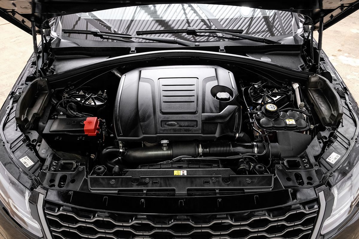 2018 Land Rover Range Rover Velar R-Dynamic SE photo 42