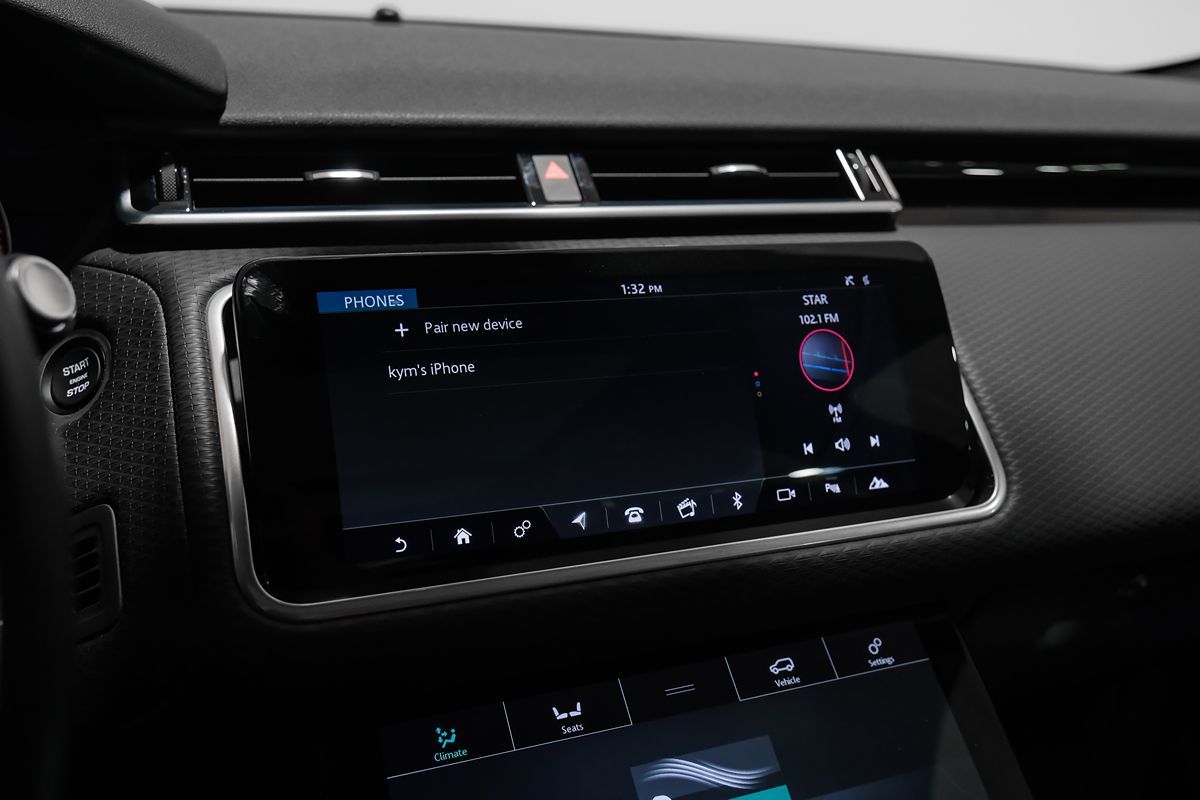 2020 Land Rover Range Rover Velar R-Dynamic S photo 23