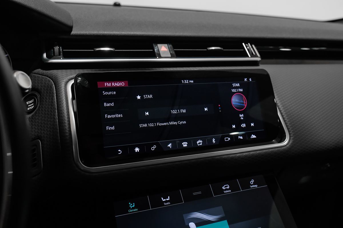 2020 Land Rover Range Rover Velar R-Dynamic S photo 24