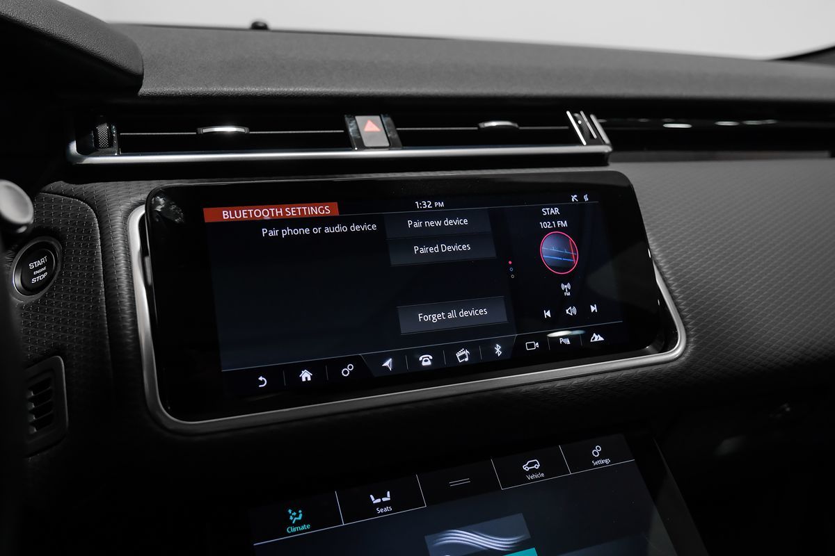 2020 Land Rover Range Rover Velar R-Dynamic S photo 25