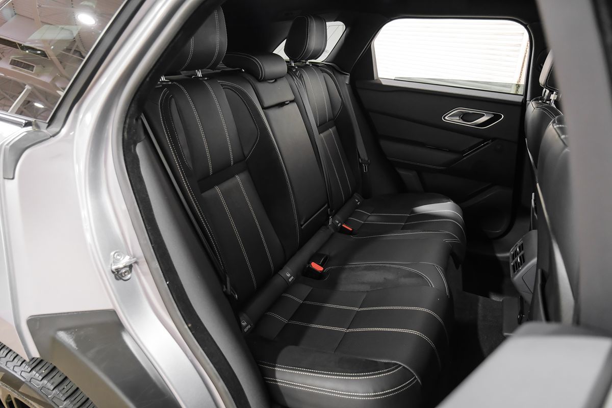2020 Land Rover Range Rover Velar R-Dynamic S photo 30