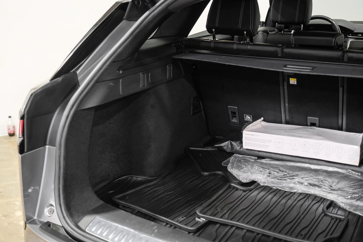 2020 Land Rover Range Rover Velar R-Dynamic S photo 44