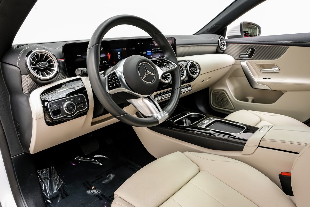 2025 Mercedes Benz CLA 250 4MATIC photo 2