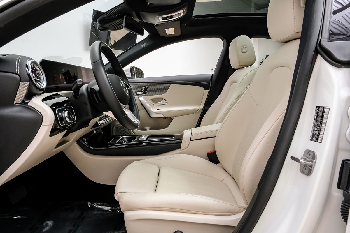 2025 Mercedes Benz CLA 250 4MATIC photo 3