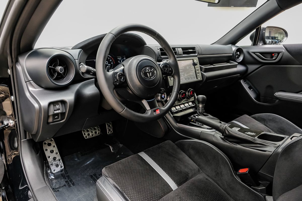2024 Toyota GR86 Premium photo 2
