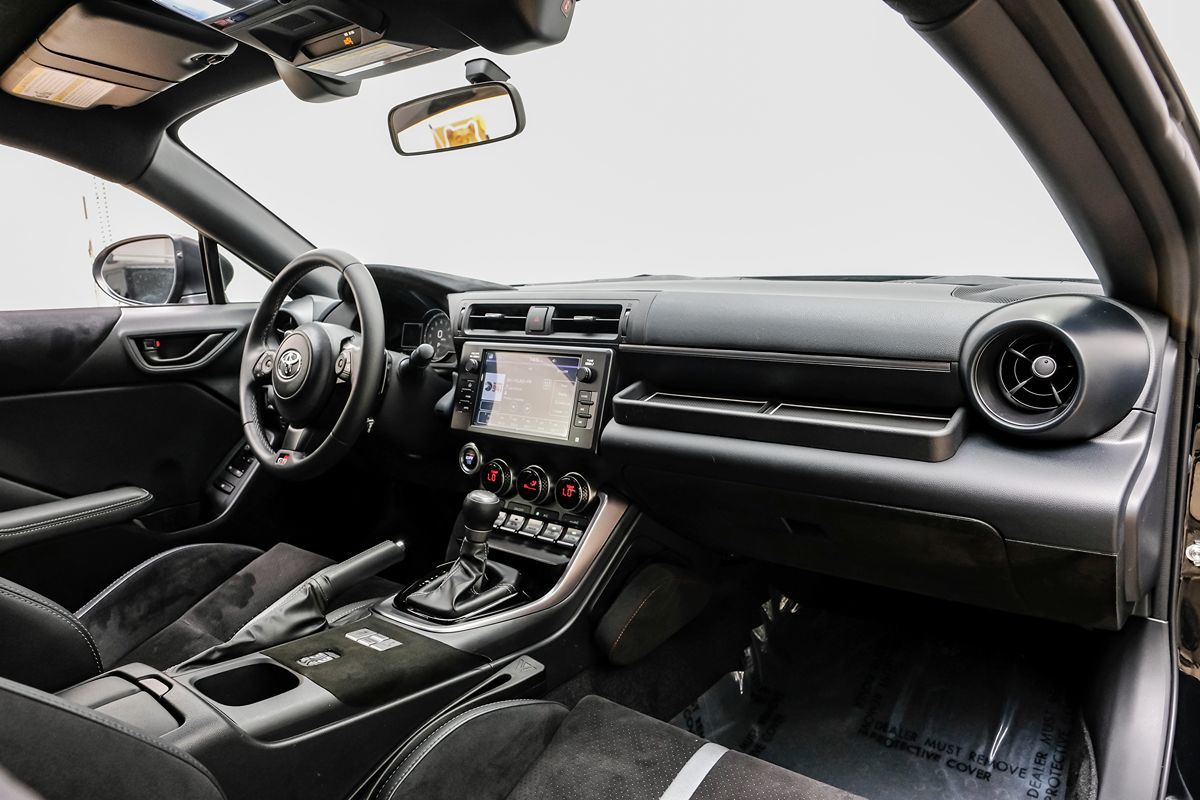2024 Toyota GR86 Premium photo 9