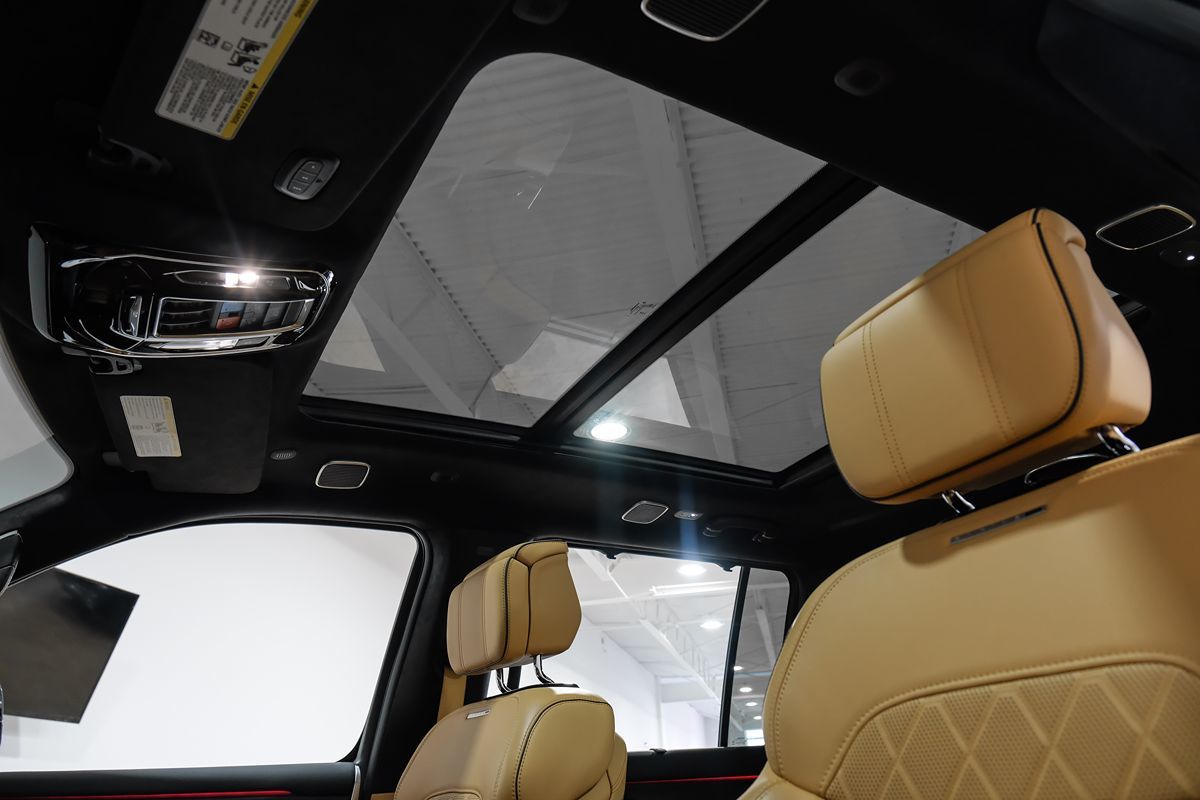 2024 Jeep Grand Wagoneer L III Obsidian photo 3