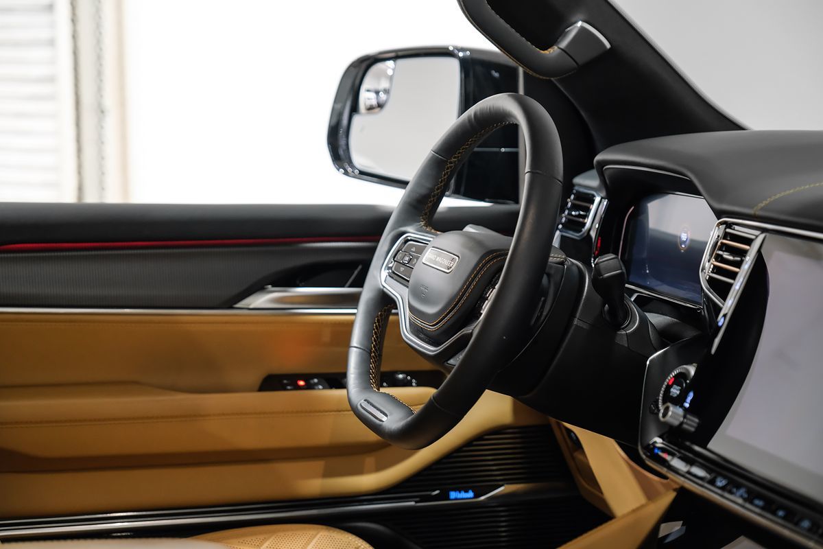 2024 Jeep Grand Wagoneer L III Obsidian photo 14
