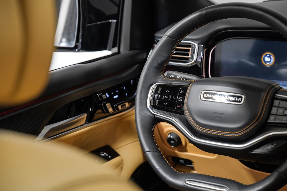 2024 Jeep Grand Wagoneer L III Obsidian photo 16
