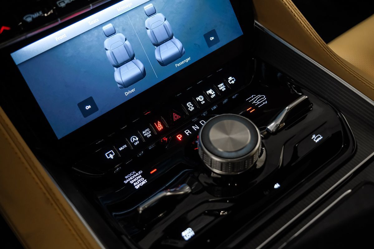 2024 Jeep Grand Wagoneer L III Obsidian photo 24