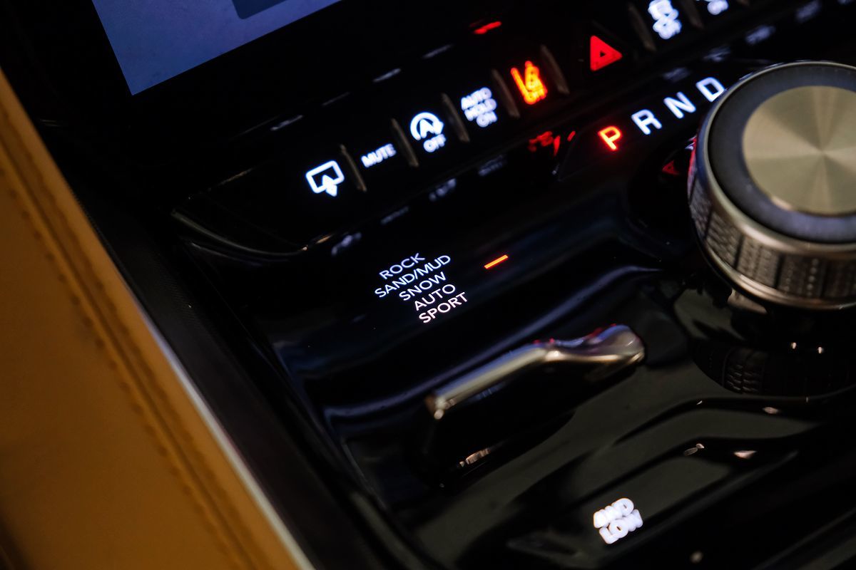 2024 Jeep Grand Wagoneer L III Obsidian photo 25