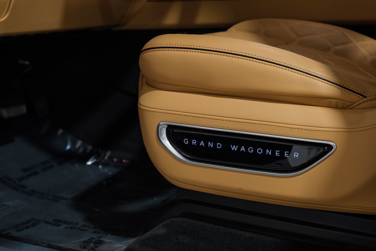 2024 Jeep Grand Wagoneer L III Obsidian photo 36