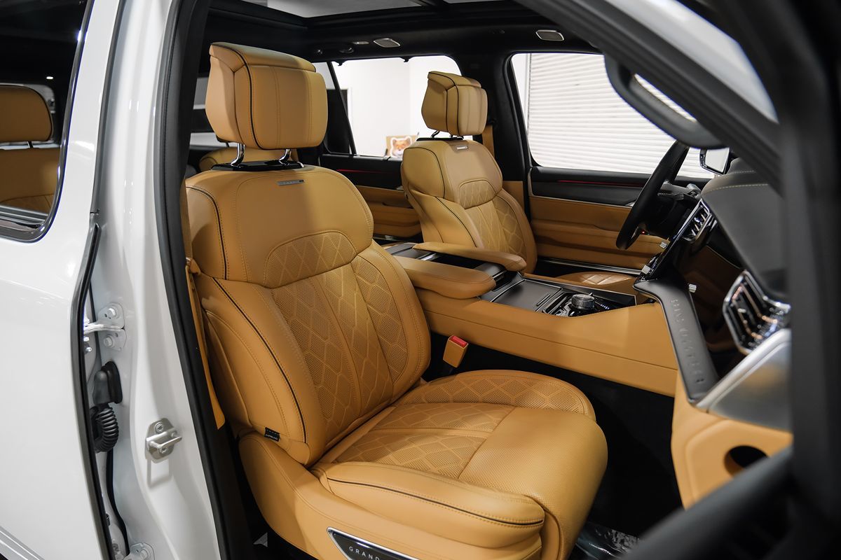 2024 Jeep Grand Wagoneer L III Obsidian photo 37