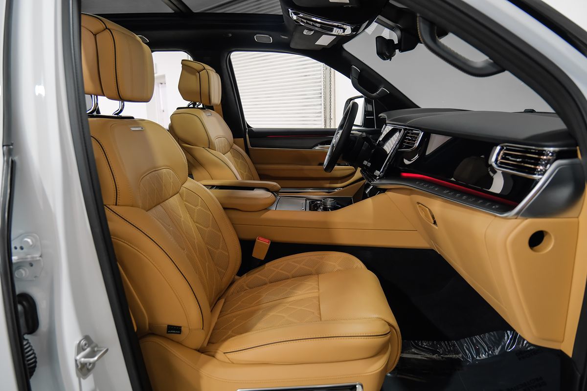 2024 Jeep Grand Wagoneer L III Obsidian photo 38